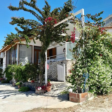 Denni’s Home Sarandë Eksteriør bilde