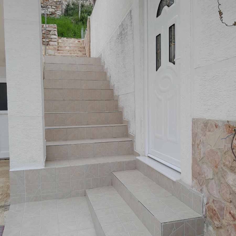 Denni’s Home Sarandë Eksteriør bilde