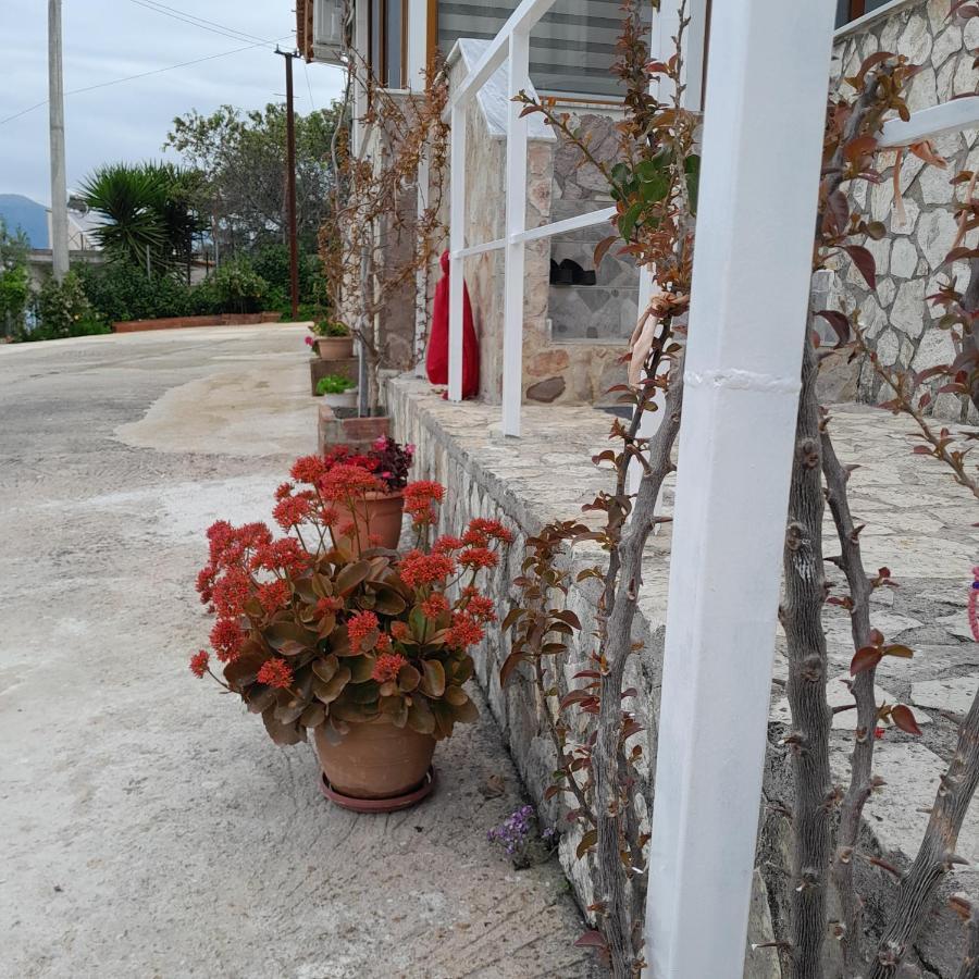 Denni’s Home Sarandë Eksteriør bilde