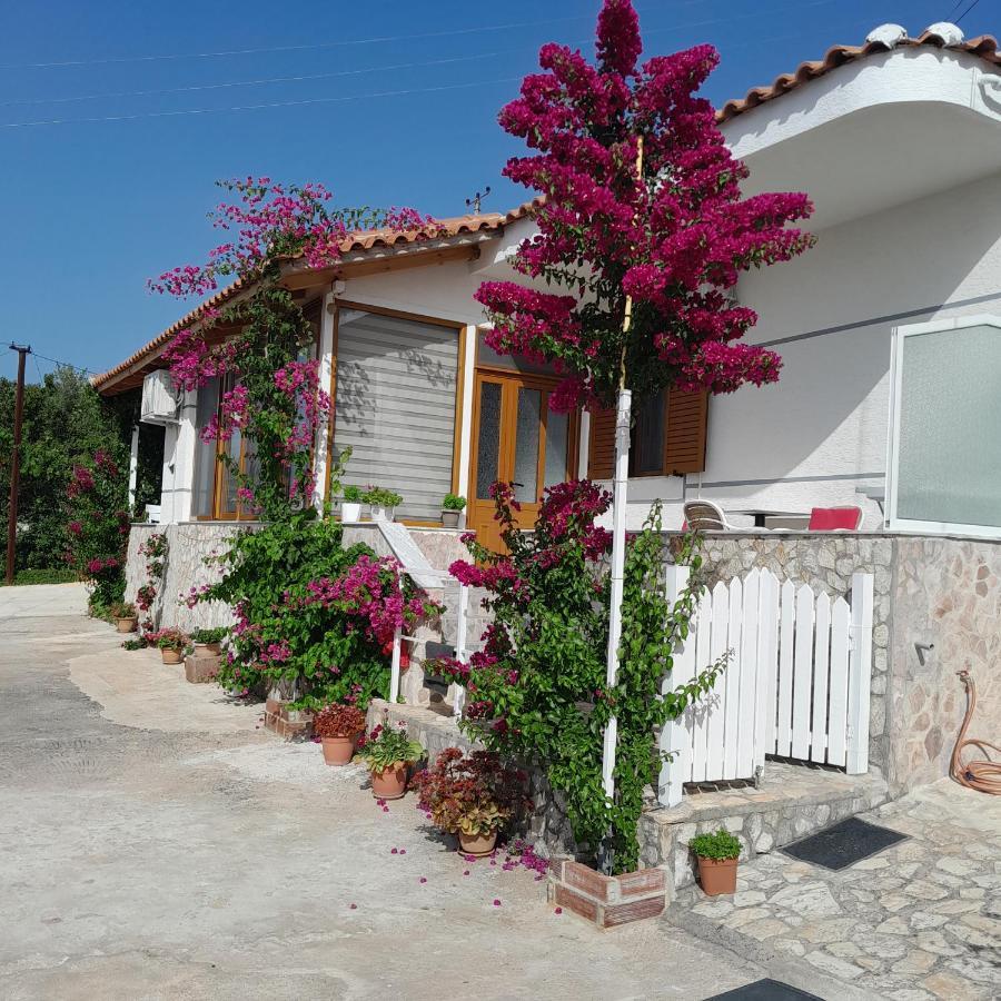 Denni’s Home Sarandë Eksteriør bilde