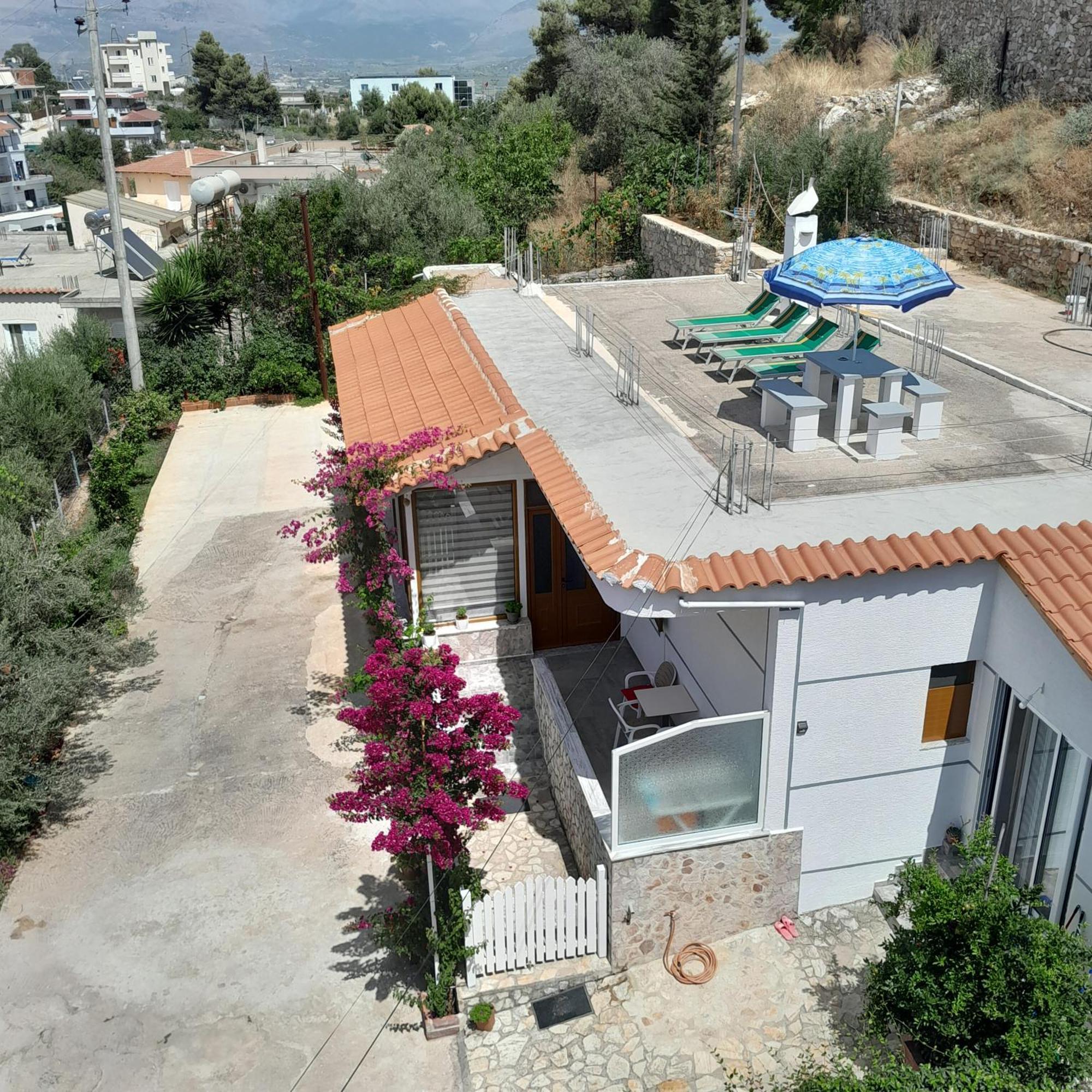 Denni’s Home Sarandë Rom bilde